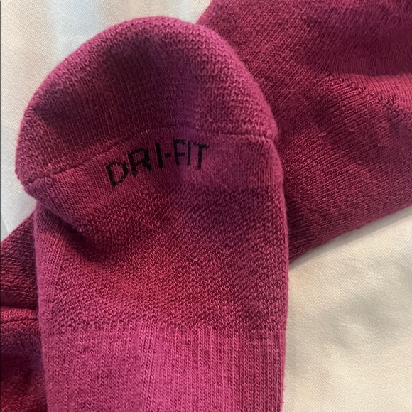 3 pairs Nike Athletic Crew Socks - Picture 6 of 7